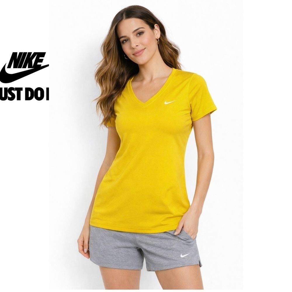 Nike dri-fit v-neck regular fit T-shirt size small